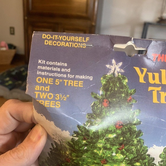 The Beadery YULETIDE TREES Makes 3 Bead Christmas Ornament Craft Kit Beaded Vtg - Picture 2 of 5